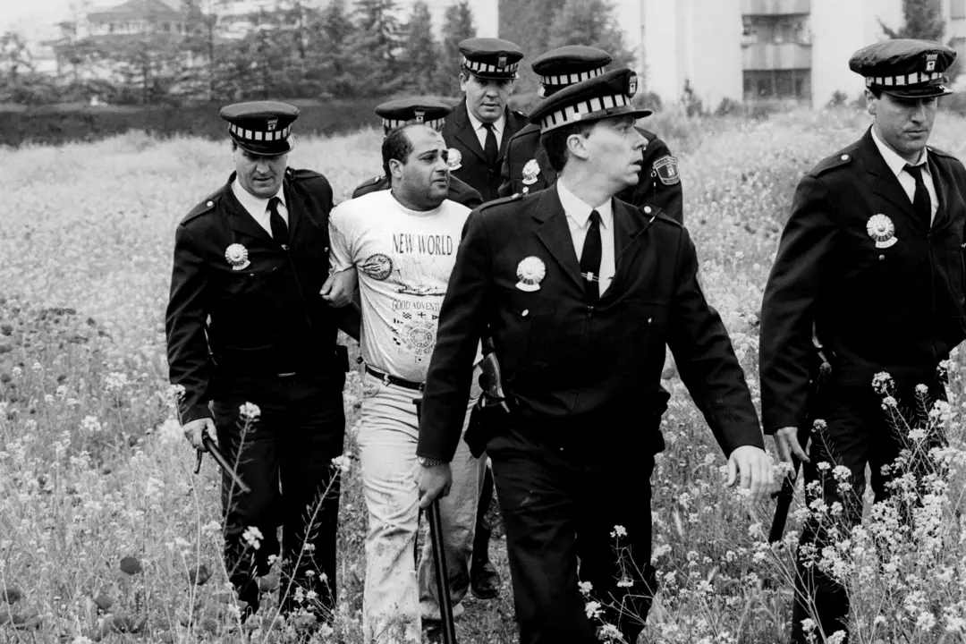 Madrid,09,05,1996. Desalojo en el Cerro La Mica.Foto: Crist&oacute;bal Manuel.