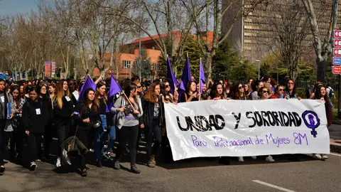 Pie de foto, ''Manifestaci&oacute;n feminista en ciudad universitaria''
