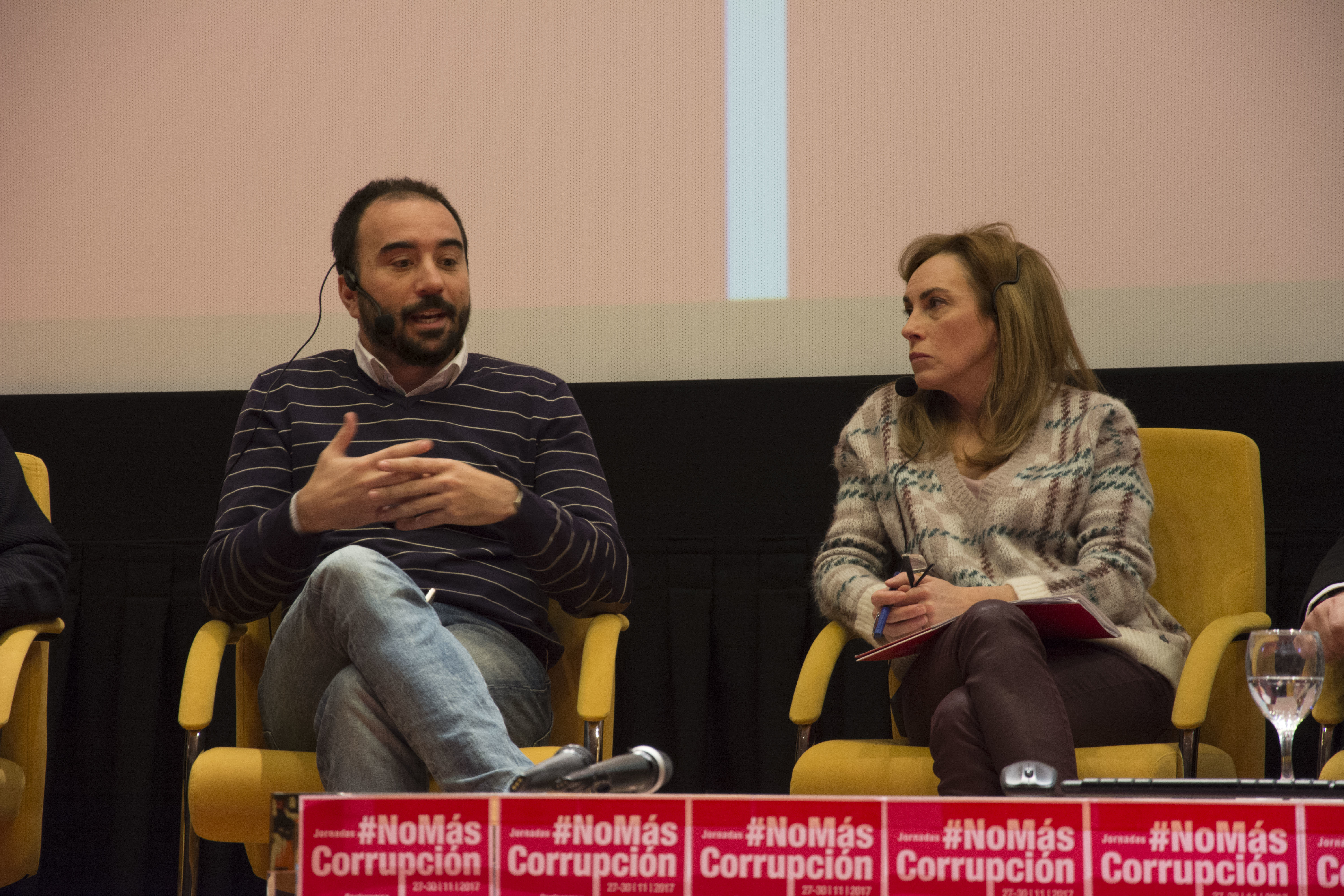 Carlos Hernanz de El Confidencial y Angélica Rubido, directora de El Plural. | Andrés Herrero