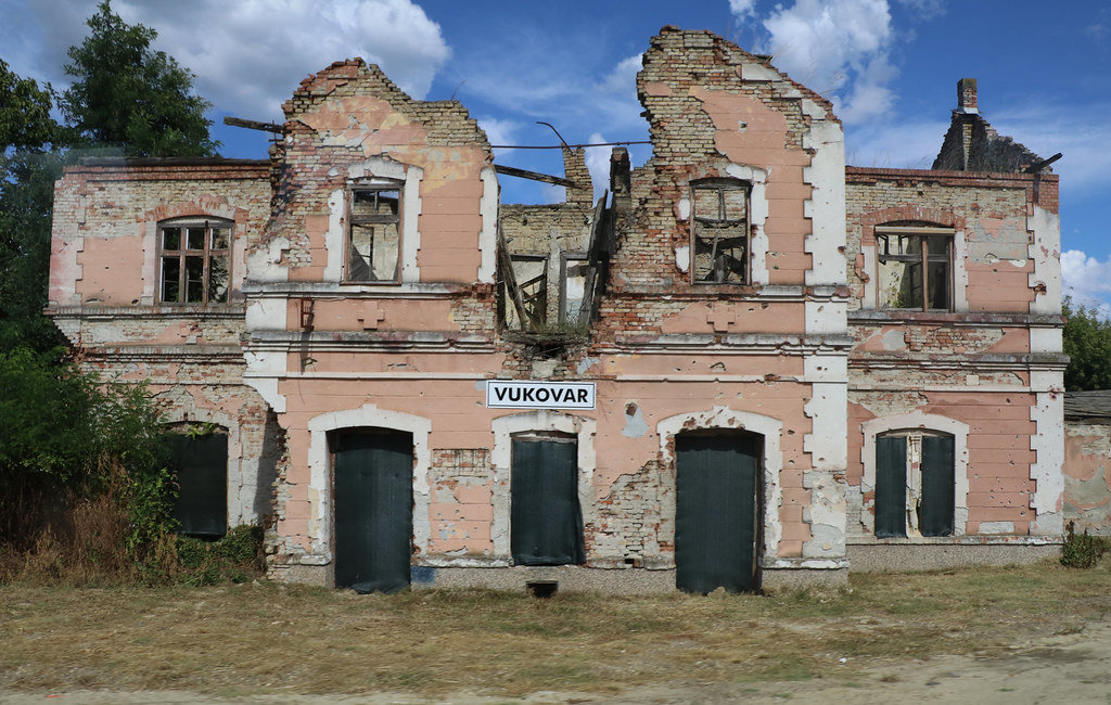 Un edificio en la ciudad de Vukovar, a finales de 1991, destruido después de tres meses de combates entre soldados croatas y fuerzas militares y paramilitares serbias. Flickr